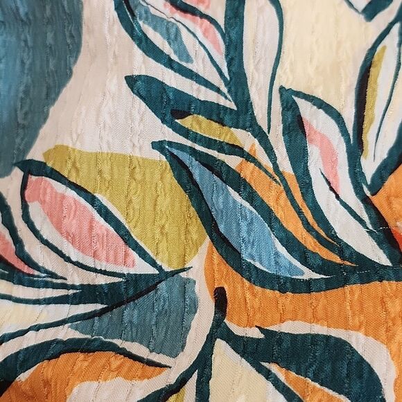 5/$55 THML Eliana Flutter Sleeve Blouse, Multicolor Abstract Floral, XS - Picture 8 of 8